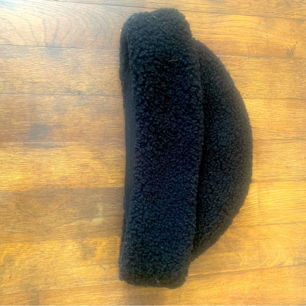 Britton Ginsberg Hat. Black. Size Small